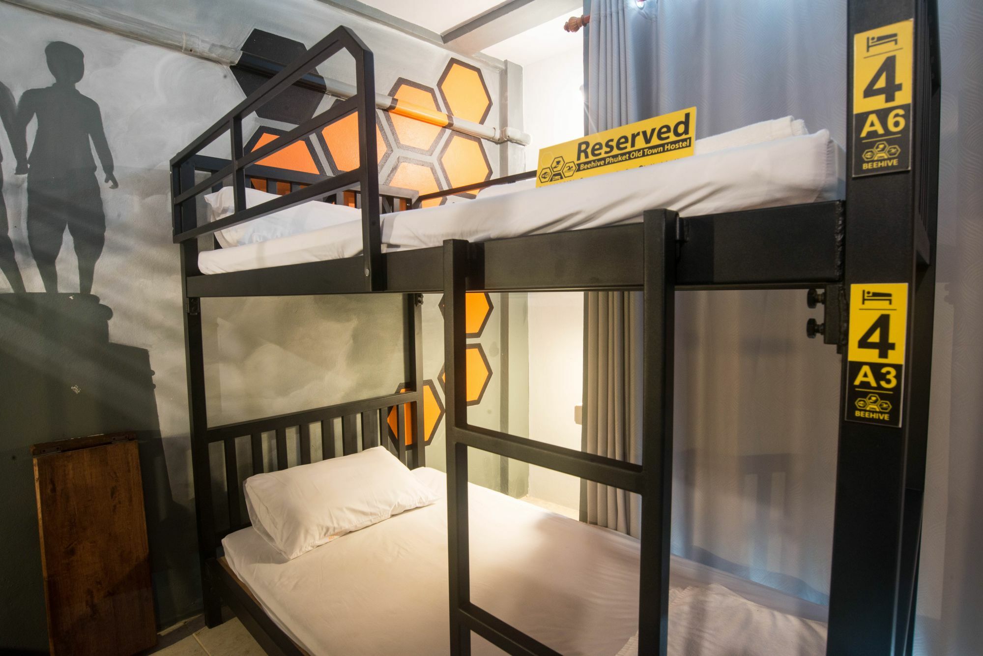 Beehive Phuket Old Town Hostel Eksteriør billede